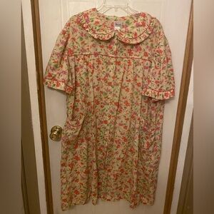 VTG Floral Housecoat with Peter Pan Collar